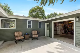 819 E Plainfield Ct, Zeeland, MI 49464 - Photo 28