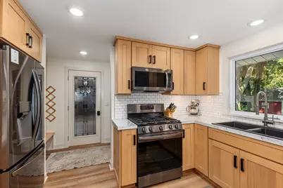 819 E Plainfield Court, Zeeland, MI 49464 - Photo 12
