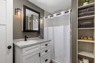819 E Plainfield Ct, Zeeland, MI 49464 - Photo 14