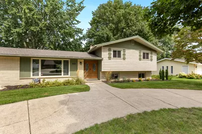 819 E Plainfield Court, Zeeland, MI 49464 - Photo 2