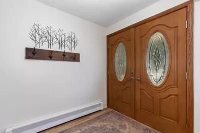 819 E Plainfield Court, Zeeland, MI 49464 - Photo 6