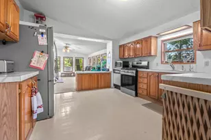 2625 Sanford Dr, Hillsdale, MI 49242 - Photo 18