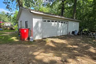2625 Sanford Dr, Hillsdale, MI 49242 - Photo 4