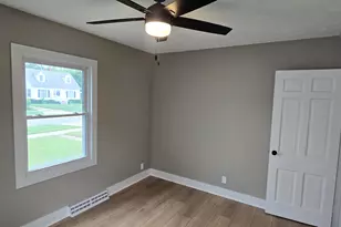 1349 W Summit Ave, Muskegon, MI 49441 - Photo 12