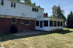 3480 Arrowvale St, Orchard Lake, MI 48324 - Photo 4