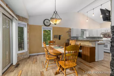 9520 Hidden Bluff Drive NE, Rockford, MI 49341 - Photo 10