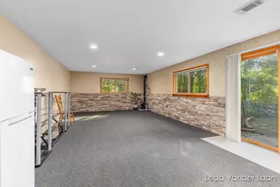9520 Hidden Bluff Drive NE, Rockford, MI 49341 - Photo 24