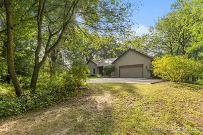 9520 Hidden Bluff Drive NE, Rockford, MI 49341 - Photo 4