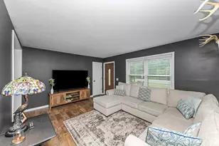 4240 E Commerce Rd, Commerce Township, MI 48382 - Photo 4
