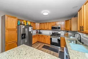 4240 E Commerce Rd, Commerce Township, MI 48382 - Photo 8