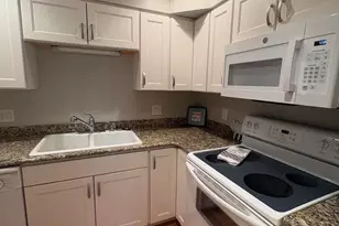 2006 Wealthy St SE, Grand Rapids, MI 49506 - Photo 10