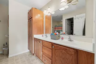 338 Maple St, Newaygo, MI 49337 - Photo 12