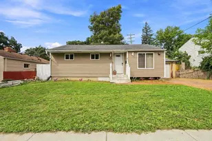 3814 Cherokee Ave, Flint, MI 48507 - Photo 1