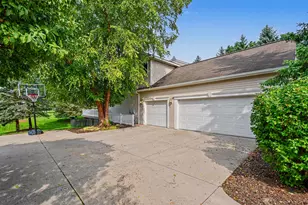 1219 Stoneshire Dr SE, Grand Rapids, MI 49546 - Photo 6