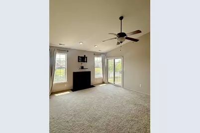2260 Leighton Drive #68, Shelby Twp, MI 48317 - Photo 4