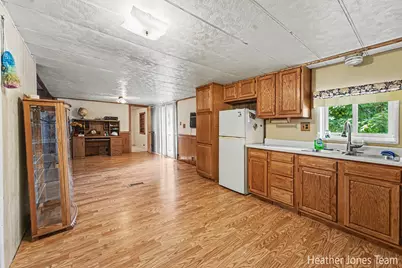 13635 14 Mile Road NE, Greenville, MI 48838 - Photo 10