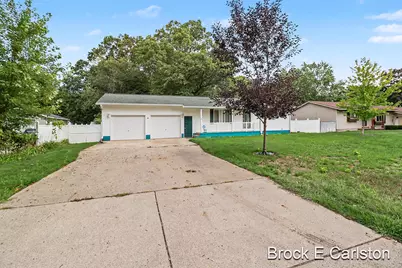 2756 Marquette Avenue, Muskegon, MI 49442 - Photo 2