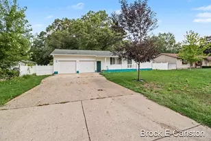 2756 Marquette Ave, Muskegon, MI 49442 - Photo 2