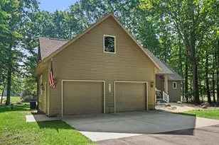 6714 Beechnut Ct, Stanwood, MI 49346 - Photo 2