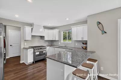11544 Sessions Woods Drive W, Grand Rapids, MI 49534 - Photo 18