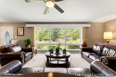 14942 Lakeshore Drive, Grand Haven, MI 49417 - Photo 10