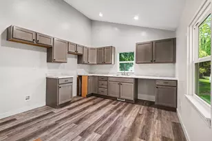 725 N Paw Paw St, Lawrence, MI 49064 - Photo 8