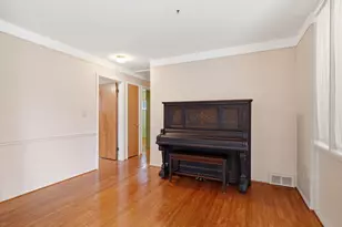 25036 Cathedral St, Bedford, MI 48239 - Photo 8