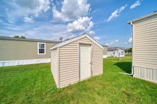 275 Grand River Dr, Adrian, MI 49221 - Photo 20