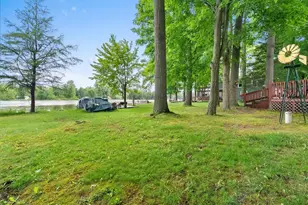 10151 Birch Dr, Riverdale, MI 48877 - Photo 32