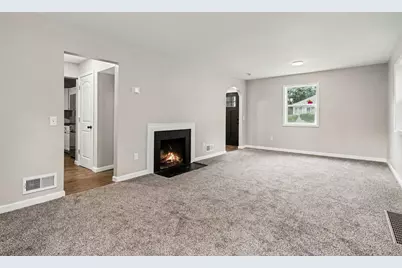 977 Ogden Avenue, Benton Harbor, MI 49022 - Photo 2