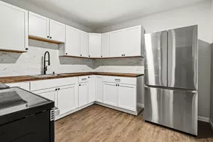 977 Ogden Ave, Benton Harbor, MI 49022 - Photo 4