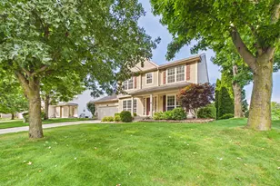 6747 Winter Creek Rd, Norton Shores, MI 49444 - Photo 4