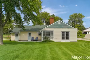 734 Lakeview Dr, Lake Odessa, MI 48849 - Photo 38