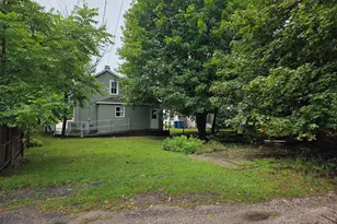 332 3rd St, Manistee, MI 49660 - Photo 12
