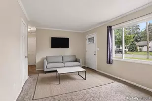 210 W Spaulding Ave W, Battle Creek, MI 49037 - Photo 4