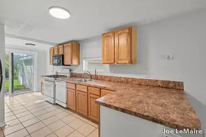 4977 Hunsberger Avenue NE, Grand Rapids, MI 49525 - Photo 8
