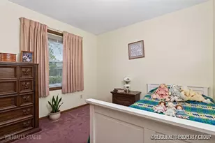 944 Village Ln, Jenison, MI 49428 - Photo 10