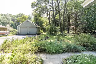 6101 S Shore Dr, Whitehall, MI 49461 - Photo 8
