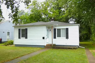 1330 Bishop Ave, Benton Harbor, MI 49022 - Photo 1