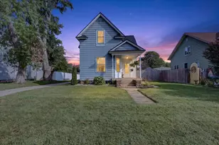 307 W Washington Ave, Zeeland, MI 49464 - Photo 1