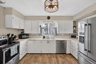 307 W Washington Ave, Zeeland, MI 49464 - Photo 14