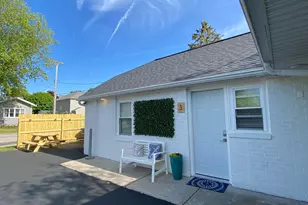 414 E Ludington Ave, Ludington, MI 49431 - Photo 4