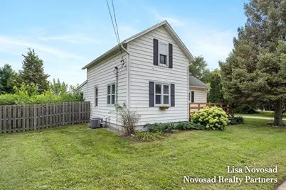 2124 Rosewood Street, Jenison, MI 49428 - Photo 2