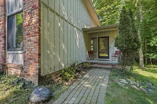 21542 Beauford Ct, Farmington Hills, MI 48167 - Photo 4