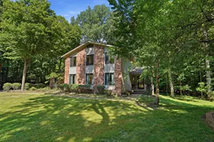 21542 Beauford Ct, Farmington Hills, MI 48167 - Photo 2