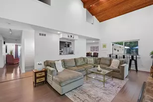 21542 Beauford Ct, Farmington Hills, MI 48167 - Photo 10