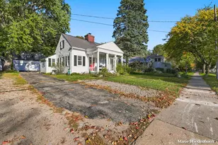 722 Lake St, Saugatuck, MI 49453 - Photo 1