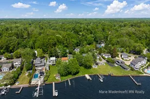 722 Lake St, Saugatuck, MI 49453 - Photo 4