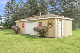 9557 Cleveland Ave, Baroda, MI 49101 - Photo 48