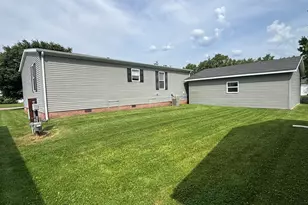 3835 Kingsridge St, Jackson, MI 49201 - Photo 2